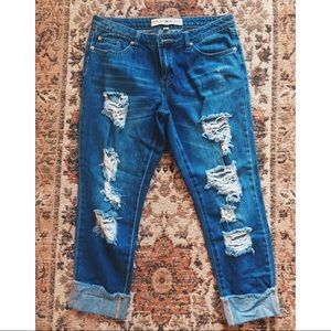 ❌SOLD❌Distressed boyfriend jeans